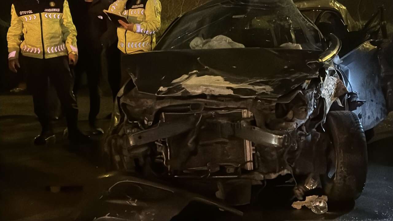 Konya plakalı TIR zincirleme kazaya karıştı! Çok sayıda yaralı var 13